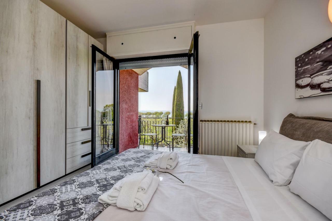 Holiday Sirmione Apartments Eksteriør billede